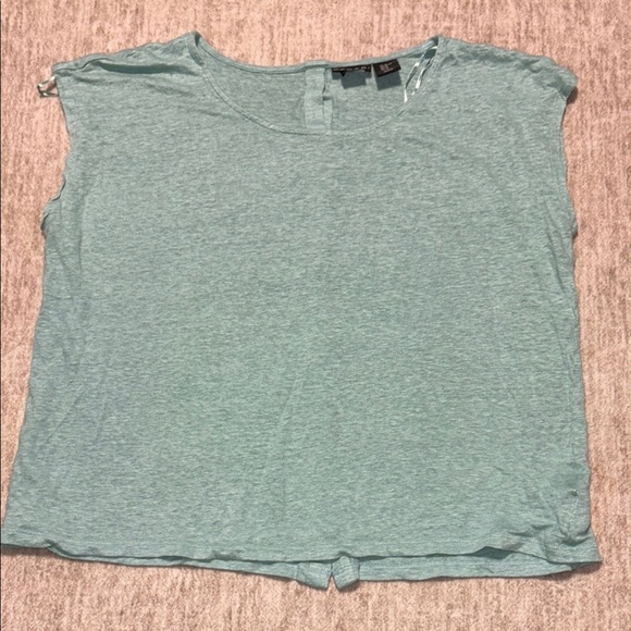 XL 100% silk Tahari top sage green buttons up the back shorter cap sleeve - Picture 1 of 3